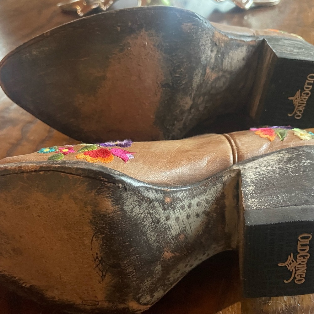 Floral Embroidered Tan Ankle Booties - Picture 4 of 4